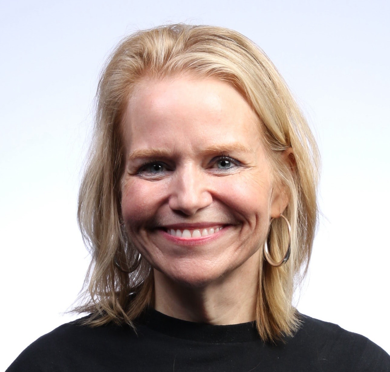 Katie_New_Headshot_Black